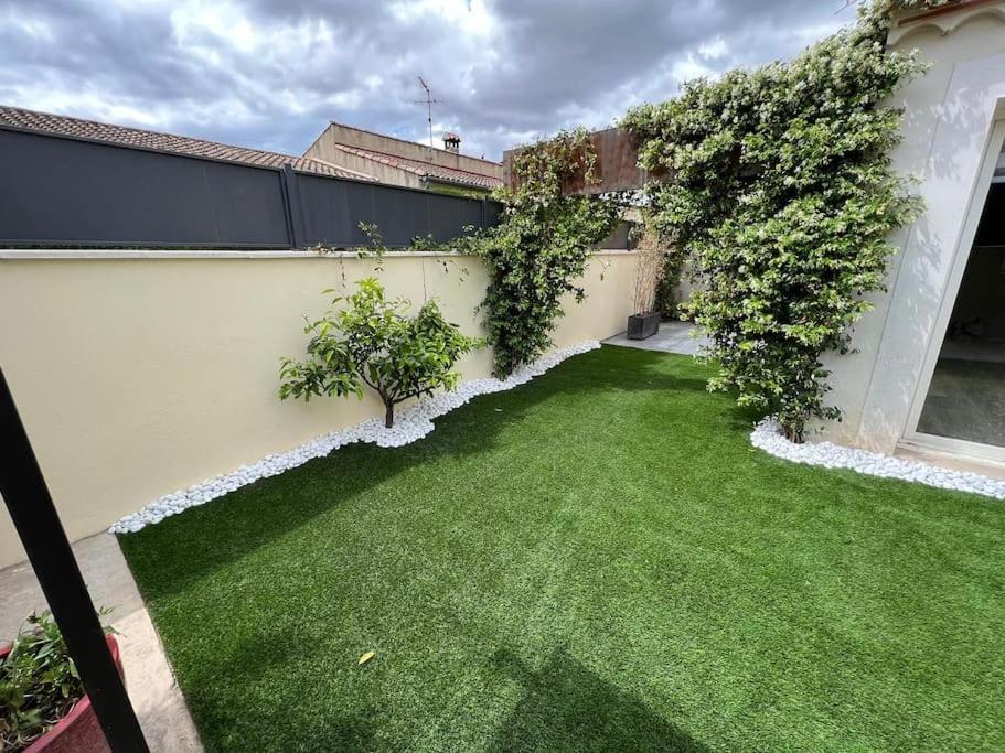 Maison Entiere Redessan Exterior photo